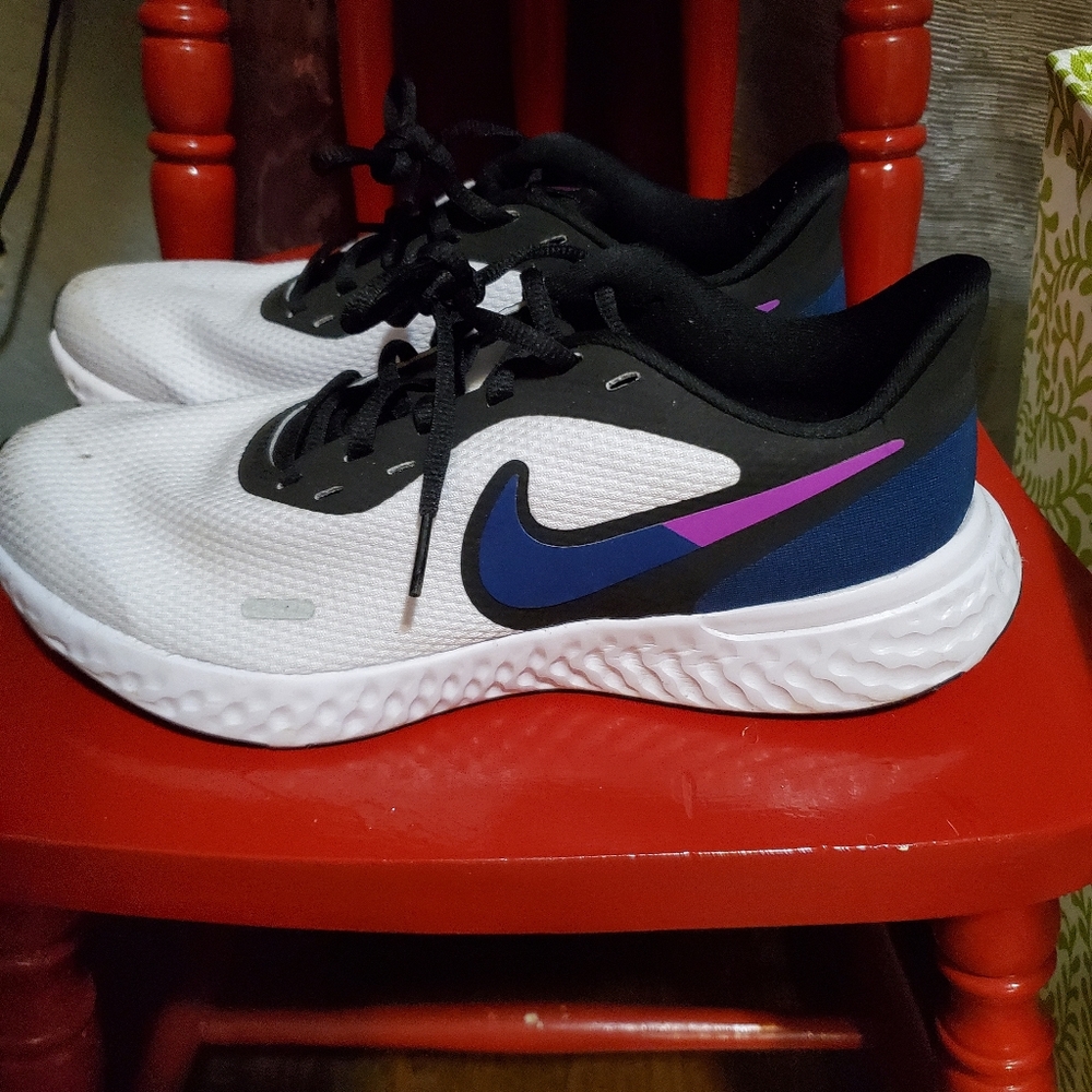 Nike Revolution Running Shoes Size 10